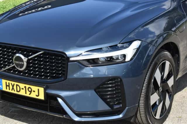 Volvo XC60 (2024) thumbnail 4