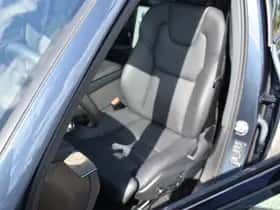 Volvo XC60 (2024) thumbnail 9