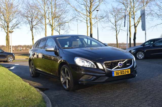 Volvo V60 (2012) thumbnail 2