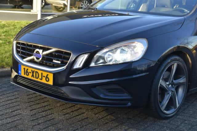 Volvo V60 (2012) thumbnail 4