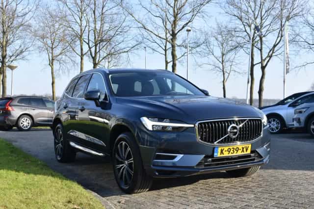 Volvo XC60 (2021) thumbnail 2