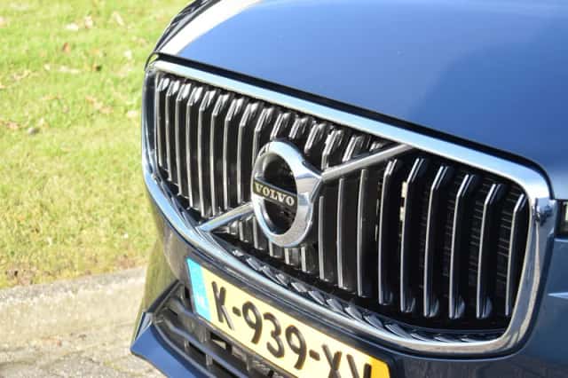 Volvo XC60 (2021) thumbnail 5