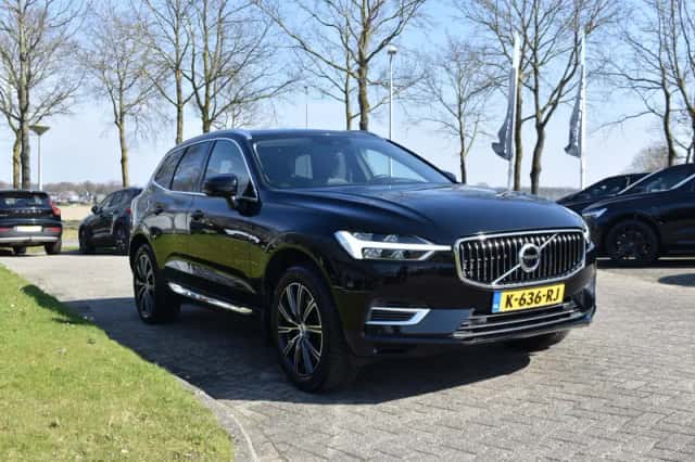 Volvo XC60 (2018) thumbnail 2