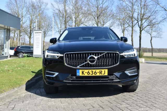 Volvo XC60 (2018) thumbnail 3
