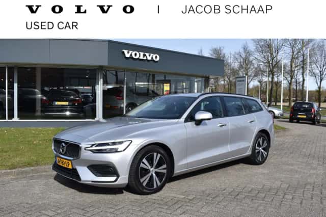 Volvo V60 (2021) thumbnail 1
