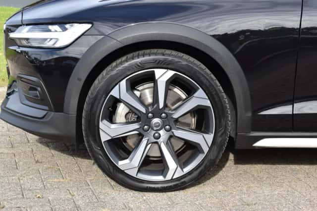 Volvo V60 (2021) thumbnail 6