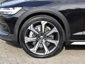 Volvo V60 (2021) thumbnail 6