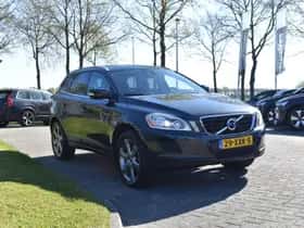 Volvo XC60 thumbnail 2