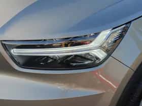 Volvo XC40 (2021) thumbnail 3