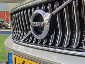 Volvo XC40 (2021) thumbnail 4