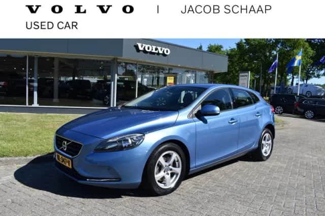 Volvo V40 (2016) thumbnail 1