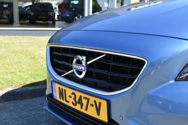 Volvo V40 (2016) thumbnail 5