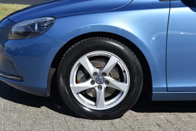 Volvo V40 (2016) thumbnail 6