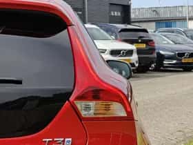 Volvo V40 (2019) thumbnail 16