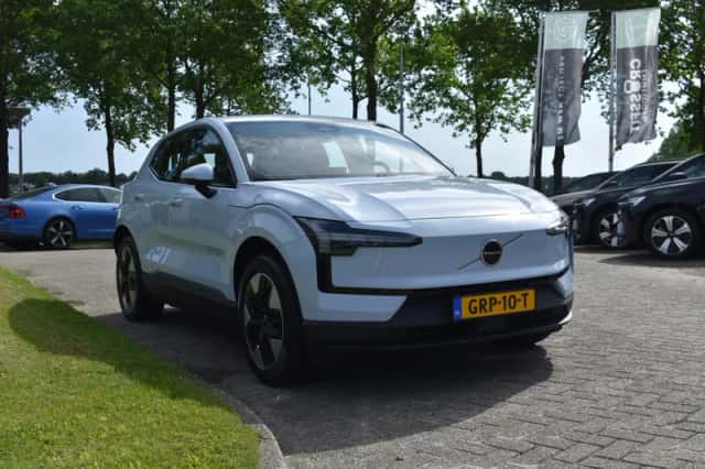 Volvo EX30 (2024) thumbnail 2