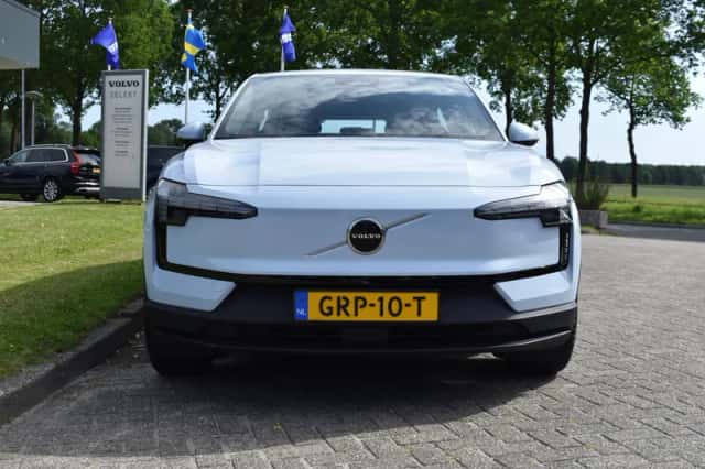 Volvo EX30 (2024) thumbnail 3