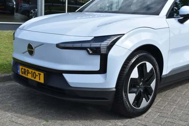 Volvo EX30 (2024) thumbnail 4