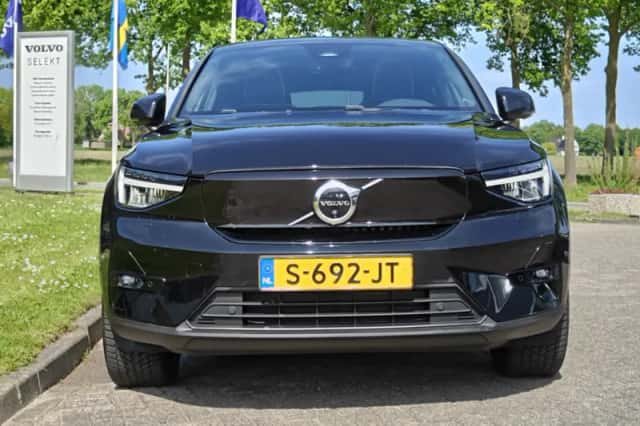 Volvo C40 (2023) thumbnail 2