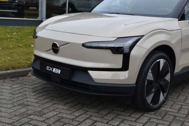 Volvo EX30 (2026) thumbnail 4