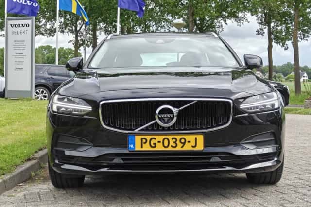 Volvo V90 (2017) thumbnail 2