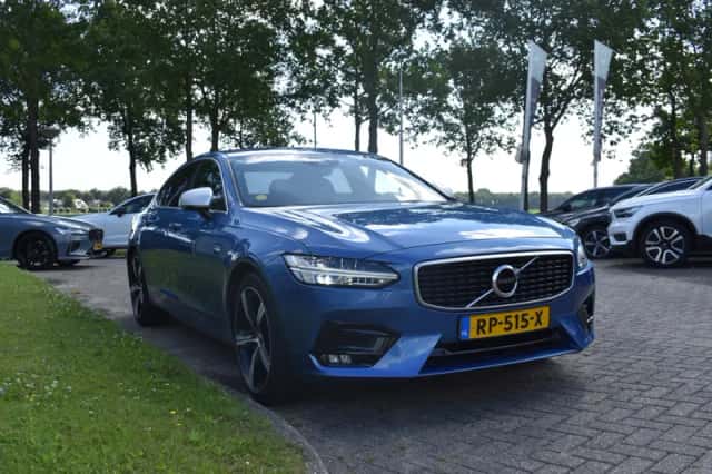 Volvo S90 (2018) thumbnail 2