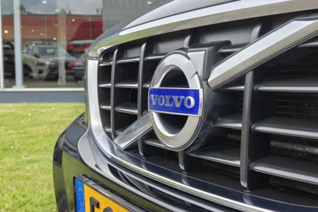 Volvo XC60 (2011) thumbnail 4