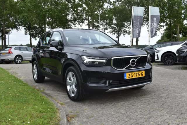 Volvo XC40 (2019) thumbnail 2