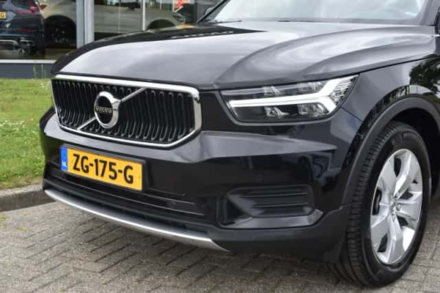 Volvo XC40 (2019) thumbnail 4