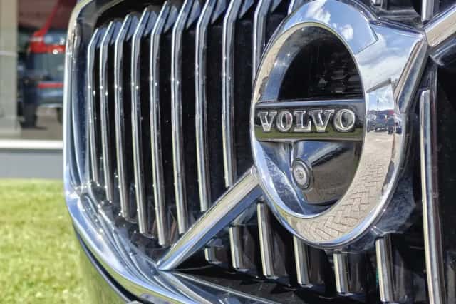 Volvo XC60 (2017) thumbnail 4