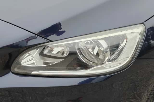Volvo V60 (2015) thumbnail 3