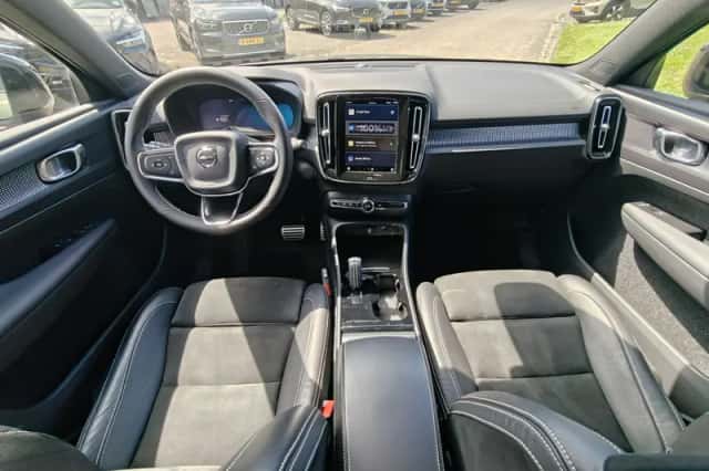 Volvo XC40 (2020) thumbnail 2