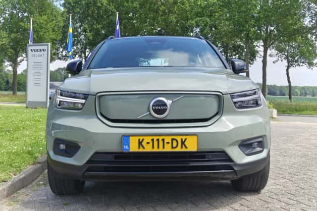 Volvo XC40 (2020) thumbnail 3