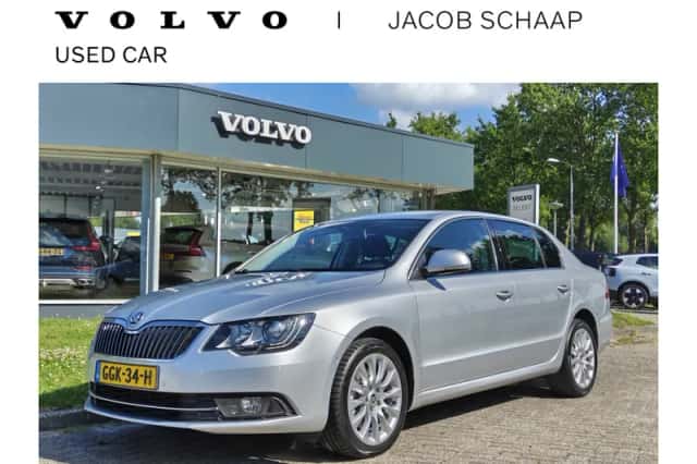 Škoda Superb (2015) thumbnail 1