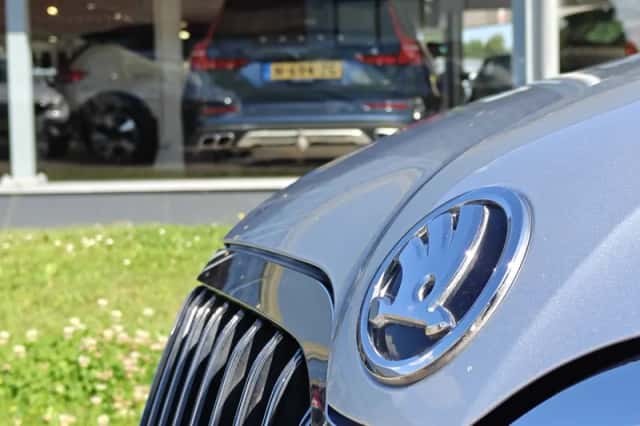 Škoda Superb (2015) thumbnail 4