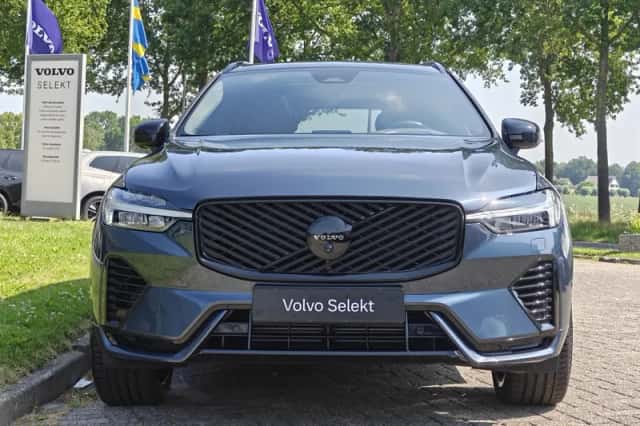 Volvo XC60 (2025) thumbnail 2