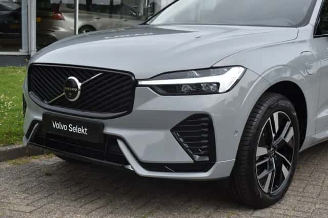 Volvo XC60 (2025) thumbnail 4