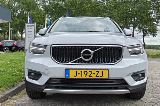 Volvo XC40 (2020) thumbnail 2