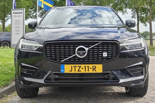 Volvo XC60 (2020) thumbnail 2
