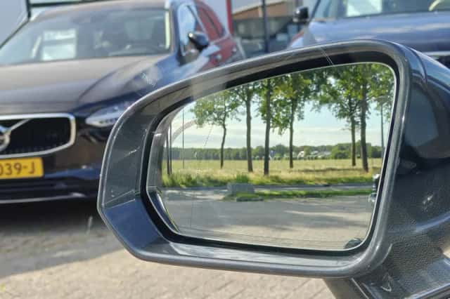 Volvo V60 (2019) thumbnail 6