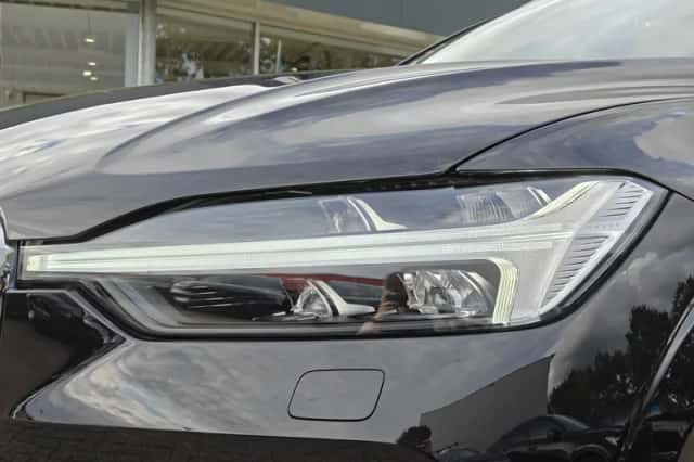 Volvo XC60 (2025) thumbnail 3