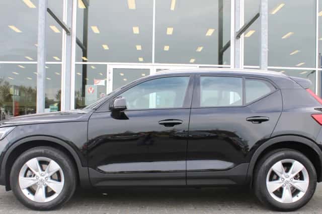 Volvo XC40 (2024) thumbnail 2