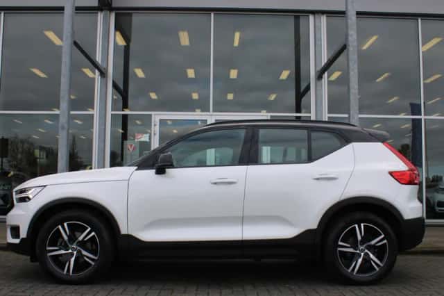 Volvo XC40 (2021) thumbnail 2