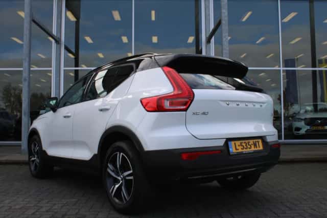 Volvo XC40 (2021) thumbnail 3