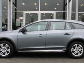 Volvo V60 (2017) thumbnail 2