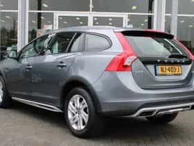 Volvo V60 (2017) thumbnail 3