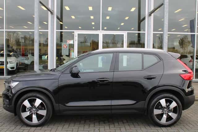Volvo XC40 (2021) thumbnail 2