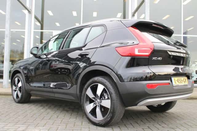 Volvo XC40 (2021) thumbnail 3