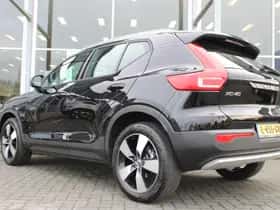 Volvo XC40 (2021) thumbnail 3