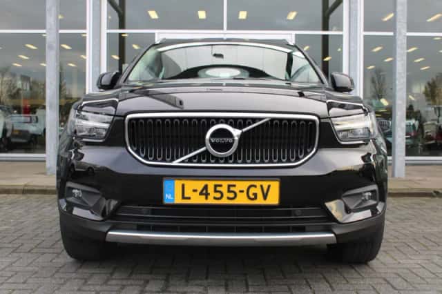 Volvo XC40 (2021) thumbnail 4