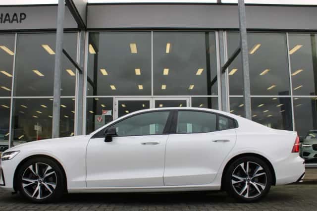 Volvo S60 (2022) thumbnail 2